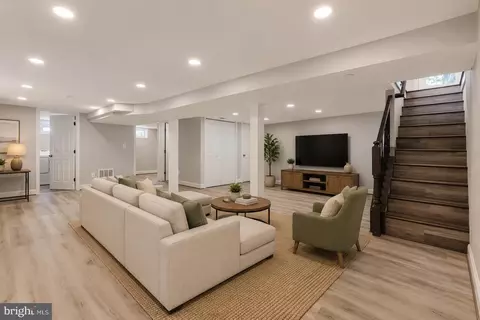 Living - 105 Rosecrest Dr, Annapolis, MD 21403 photo 4 of 4