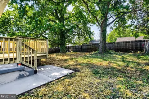 Exterior - 105 Rosecrest Dr, Annapolis, MD 21403 photo 5 of 6