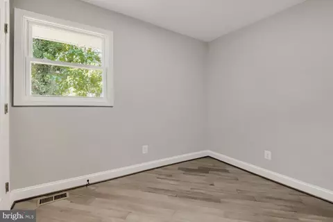 Bedroom - 105 Rosecrest Dr, Annapolis, MD 21403 photo 1 of 4