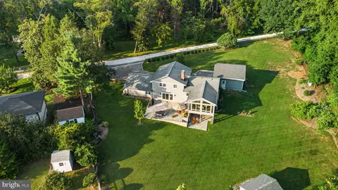 View/Area - 384 Eagle Hill Rd, Pasadena, MD 21122 photo 2 of 8