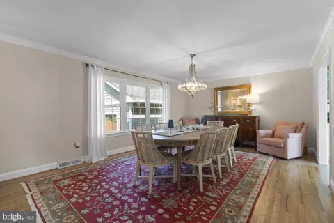 Dining - 384 Eagle Hill Rd, Pasadena, MD 21122 photo 1 of 2