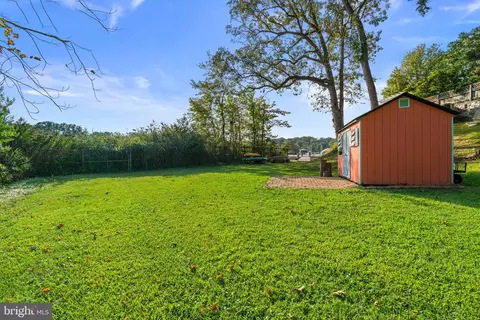 Exterior - 384 Eagle Hill Rd, Pasadena, MD 21122 photo 10 of 15