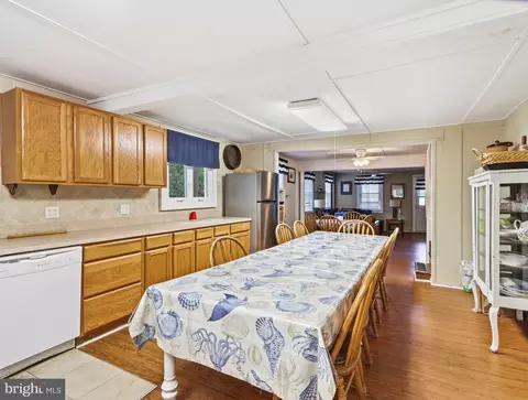 Dining - 285 Cove Rd, Pasadena, MD 21122 photo 1 of 3