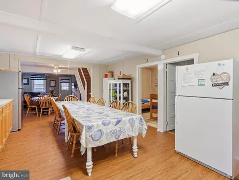 Dining - 285 Cove Rd, Pasadena, MD 21122 photo 2 of 3