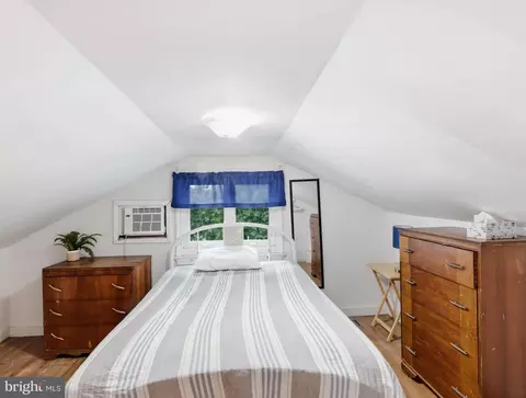 Bedroom - 285 Cove Rd, Pasadena, MD 21122 photo 2 of 6