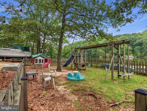 285 Cove Rd, Pasadena, MD 21122 photo 5