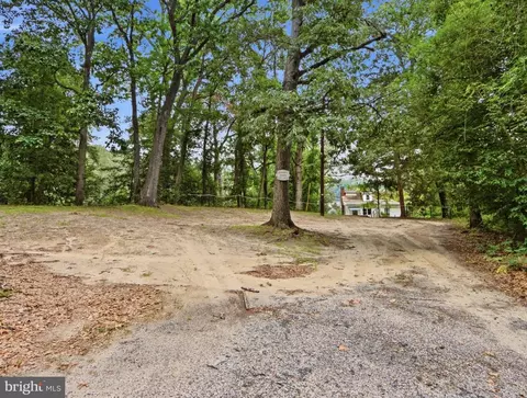 Exterior - 285 Cove Rd, Pasadena, MD 21122 photo 10 of 21