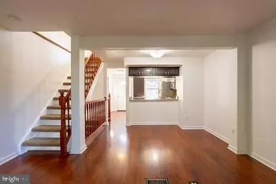 Living - 7906 Wellesley Ct, Pasadena, MD 21122 photo 4 of 6