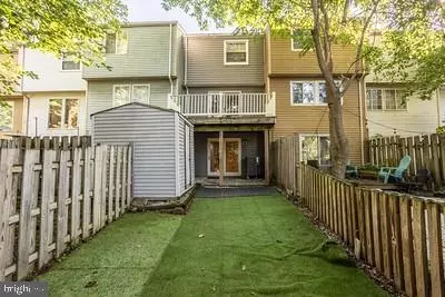 Exterior - 7906 Wellesley Ct, Pasadena, MD 21122 photo 4 of 7