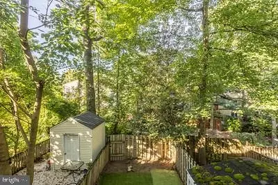 Exterior - 7906 Wellesley Ct, Pasadena, MD 21122 photo 7 of 7