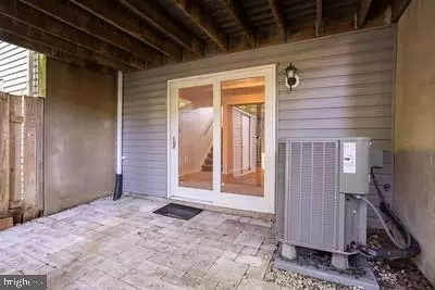 Exterior - 7906 Wellesley Ct, Pasadena, MD 21122 photo 3 of 7