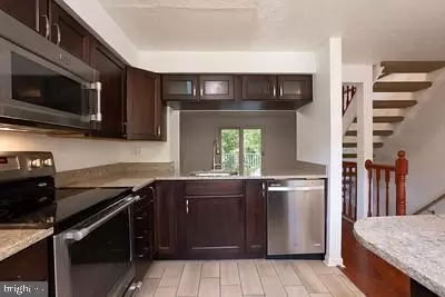 Kitchen - 7906 Wellesley Ct, Pasadena, MD 21122 photo 2 of 2