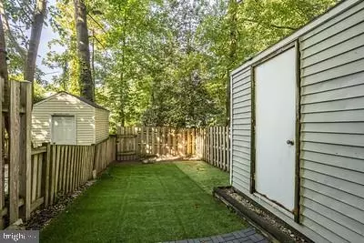 Exterior - 7906 Wellesley Ct, Pasadena, MD 21122 photo 5 of 7