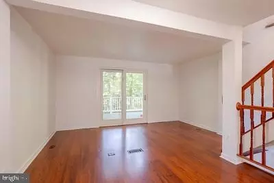 Living - 7906 Wellesley Ct, Pasadena, MD 21122 photo 3 of 6