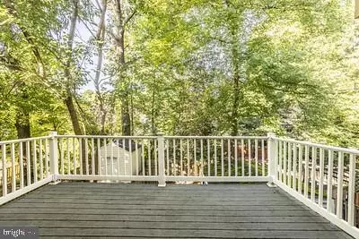 Exterior - 7906 Wellesley Ct, Pasadena, MD 21122 photo 6 of 7