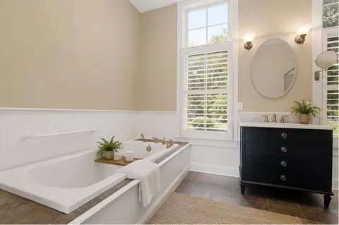 Bath - 5865 Deale Beach Rd, Deale, MD 20751 photo 1 of 5