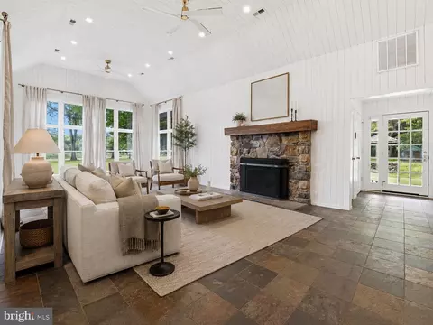 Living - 5865 Deale Beach Rd, Deale, MD 20751 photo 2 of 3