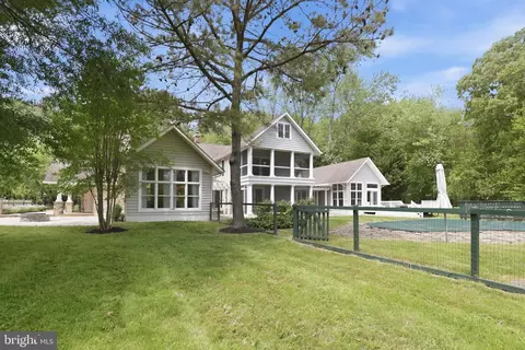 Exterior - 5865 Deale Beach Rd, Deale, MD 20751 photo 3 of 11
