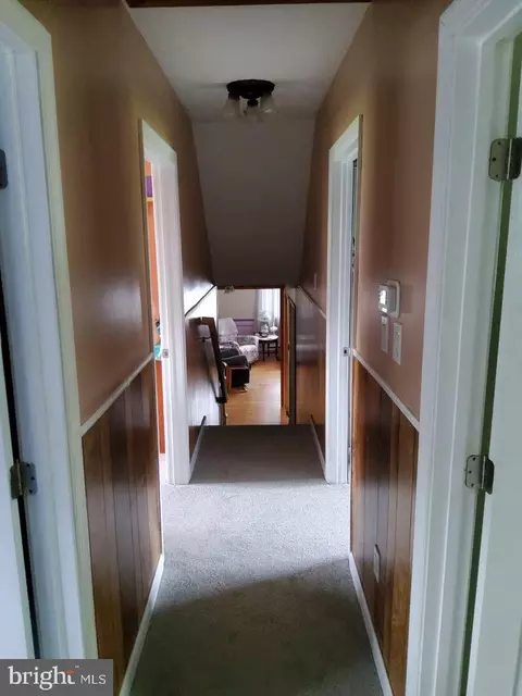 Entry Way - 1222 Hillside Rd, Pasadena, MD 21122 photo 2 of 5