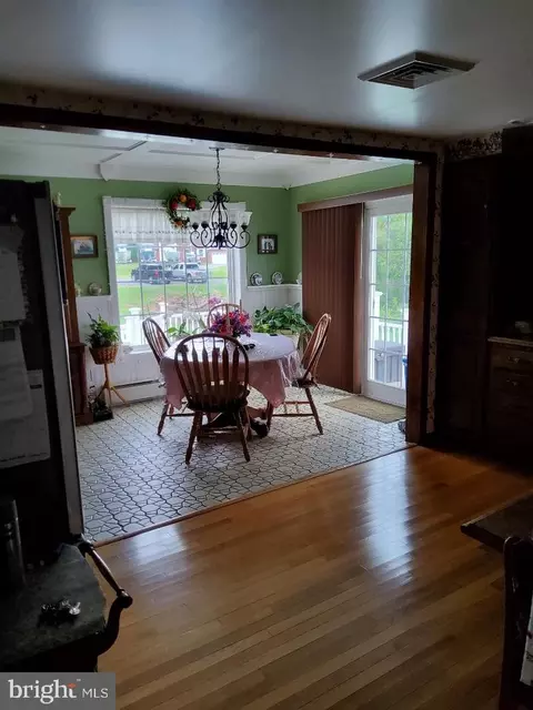 Dining - 1222 Hillside Rd, Pasadena, MD 21122 photo 1 of 2