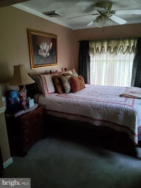 Bedroom - 1222 Hillside Rd, Pasadena, MD 21122 photo 7 of 13