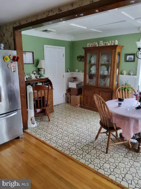 Entry Way - 1222 Hillside Rd, Pasadena, MD 21122 photo 1 of 5