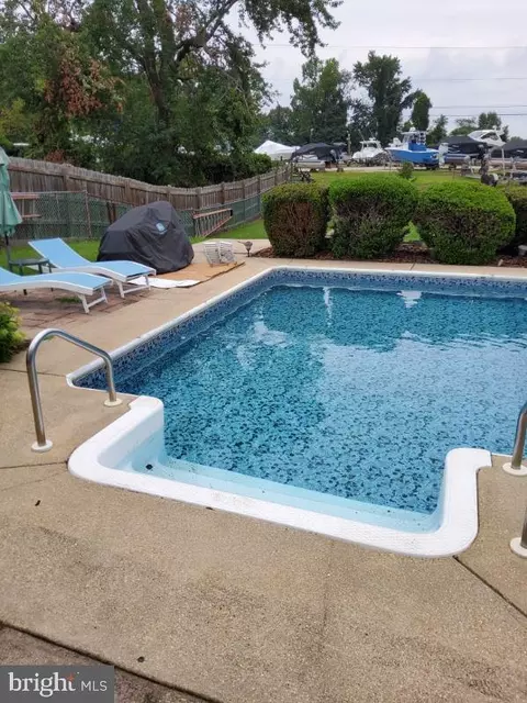 Exterior - 1222 Hillside Rd, Pasadena, MD 21122 photo 5 of 6