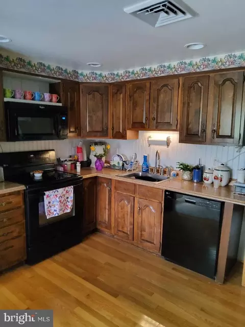 Kitchen - 1222 Hillside Rd, Pasadena, MD 21122 photo 1 of 2