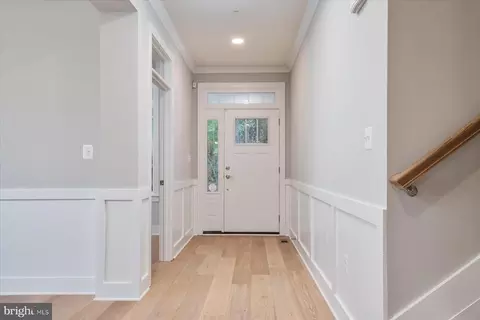 Entry Way - 947 Marzoff Rd, Deale, MD 20751 photo 6 of 10