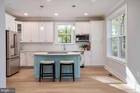 Kitchen - 947 Marzoff Rd, Deale, MD 20751 photo 3 of 4
