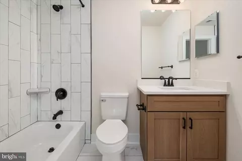 Bath - 947 Marzoff Rd, Deale, MD 20751 photo 2 of 6