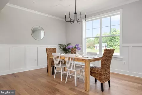 Dining - 947 Marzoff Rd, Deale, MD 20751 photo 1 of 2