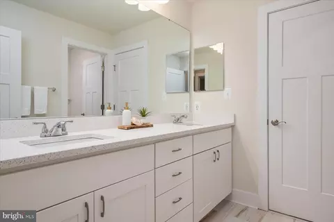 Bath - 947 Marzoff Rd, Deale, MD 20751 photo 5 of 6