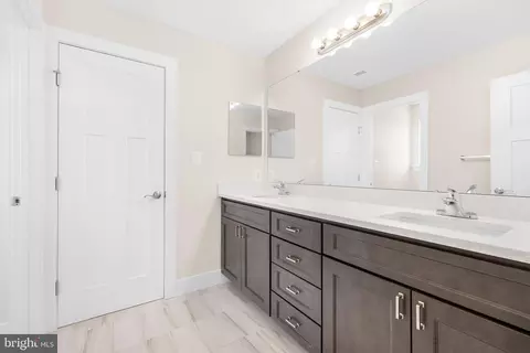 Entry Way - 947 Marzoff Rd, Deale, MD 20751 photo 9 of 10