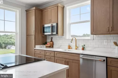 Kitchen - 947 Marzoff Rd, Deale, MD 20751 photo 1 of 4