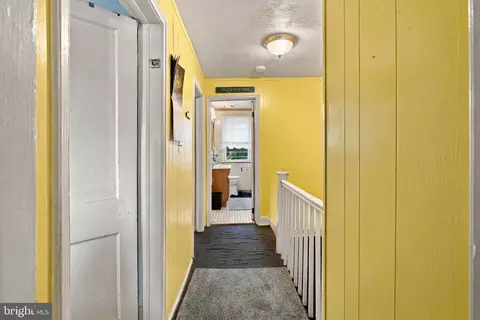 Entry Way - 402 Old Riverside Rd, Baltimore, MD 21225 photo 1 of 2