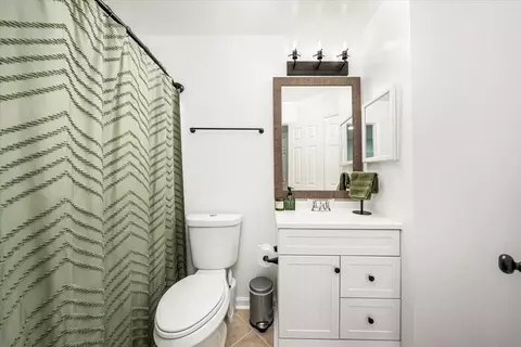 Bath - 50 Greystone Ct #D, Annapolis, MD 21403 photo 3 of 3