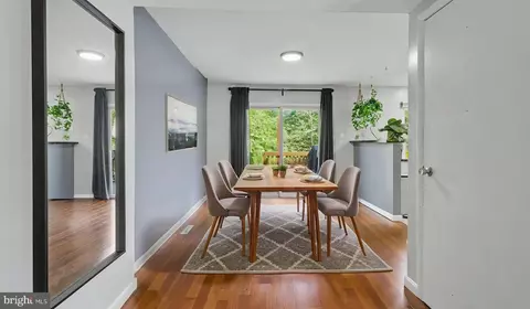 Entry Way - 1008 Cape Splitt Harbour, Pasadena, MD 21122 photo 5 of 11