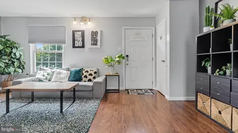 Entry Way - 1008 Cape Splitt Harbour, Pasadena, MD 21122 photo 3 of 11