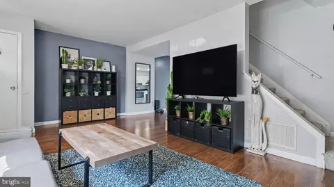 Entry Way - 1008 Cape Splitt Harbour, Pasadena, MD 21122 photo 1 of 11