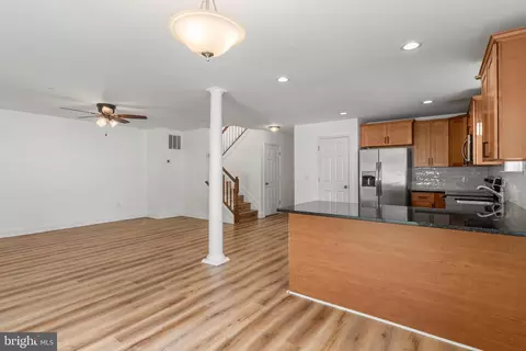 Living - 808 204th St, Pasadena, MD 21122 photo 3 of 4