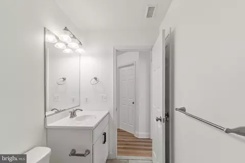 Entry Way - 808 204th St, Pasadena, MD 21122 photo 4 of 9
