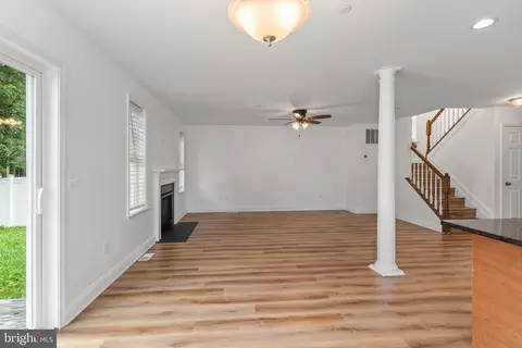 Living - 808 204th St, Pasadena, MD 21122 photo 2 of 4