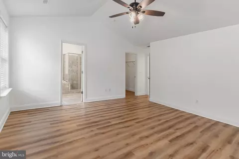 Entry Way - 808 204th St, Pasadena, MD 21122 photo 6 of 9
