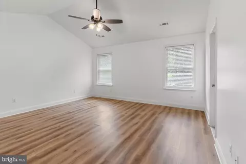 Entry Way - 808 204th St, Pasadena, MD 21122 photo 5 of 9