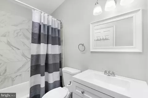 Bath - 128 Delaware Ave, Pasadena, MD 21122 photo 1 of 2