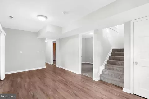 Entry Way - 128 Delaware Ave, Pasadena, MD 21122 photo 4 of 4