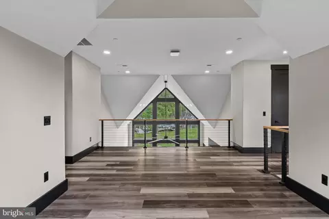 Entry Way - 7962 Frances Ln, Pasadena, MD 21122 photo 5 of 6
