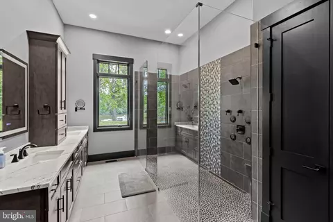 Bath - 7962 Frances Ln, Pasadena, MD 21122 photo 2 of 3