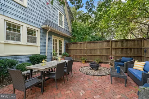Exterior - 333 E Maple Rd, Linthicum Heights, MD 21090 photo 7 of 9